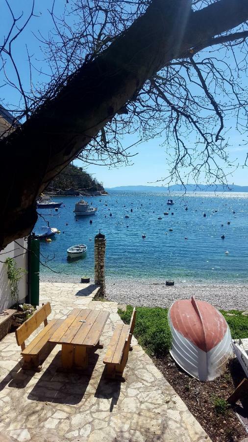 Beach House Bassi Fiume Esterno foto