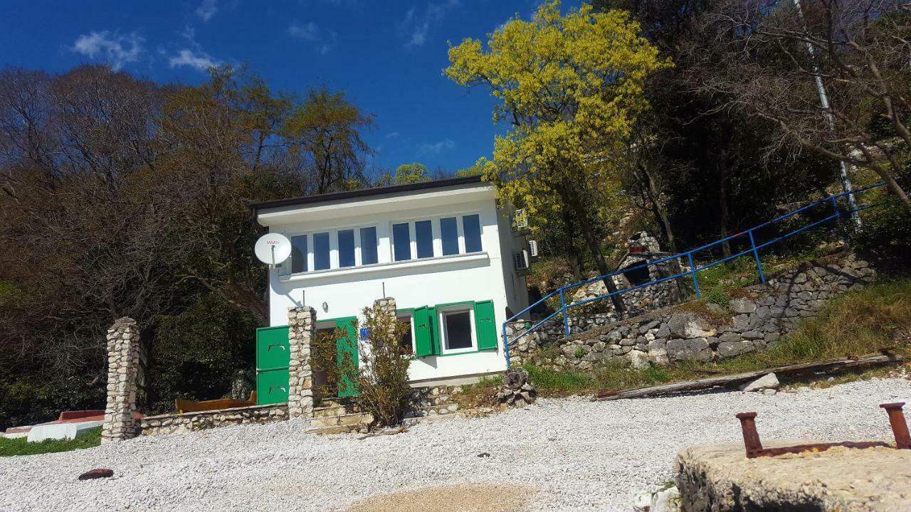 Beach House Bassi Fiume Esterno foto